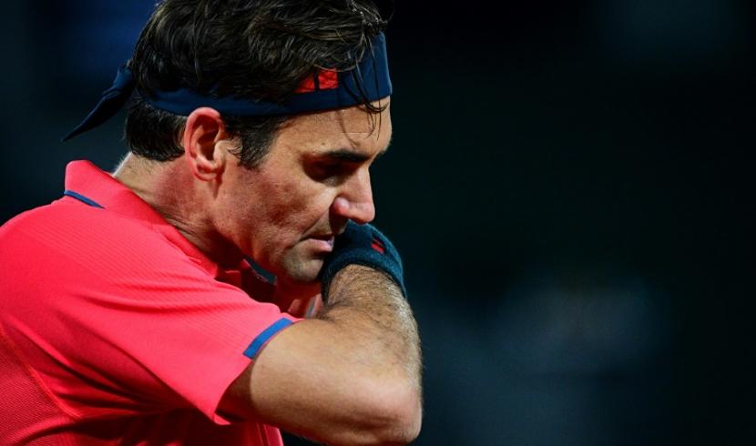 Federer : Je ne sais pas si je vais jouer (contre Berrettini). Je verrai. N'est-ce pas trop risqué de continuer à tirer (sur le genou) 