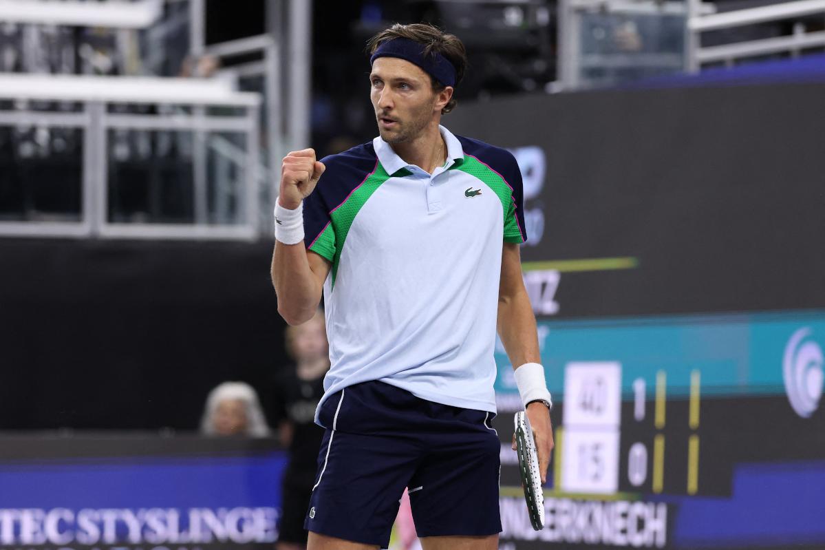 Rinderknech bat Shapovalov et accède au deuxième tour de Stuttgart
