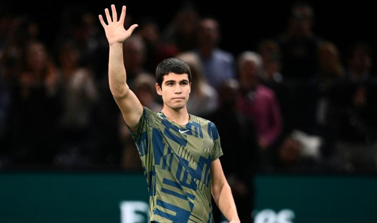 Alcaraz croque Dimitrov pour rallier les quarts à Bercy