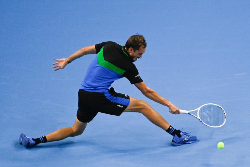 Medvedev overcomes Tsitsipas to reach final in Vienna.