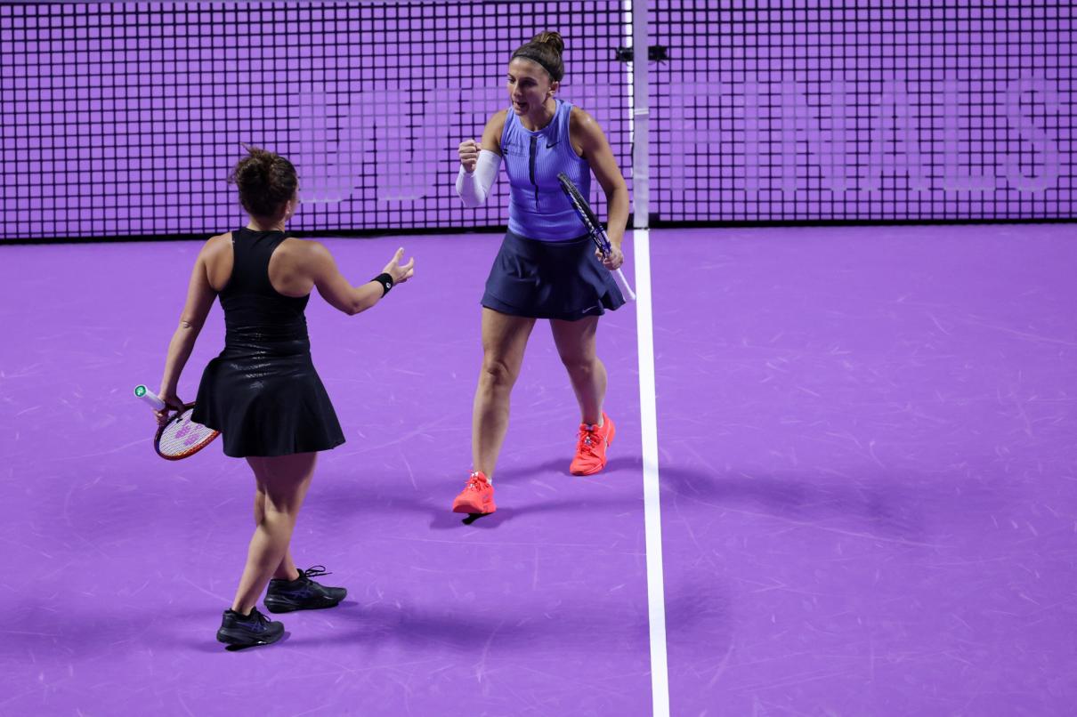 WTA Finalları: 1 nömrəli səpələnmiş cütlük, Errani və Paolini qrup mərhələsində mübarizəni dayandırdı