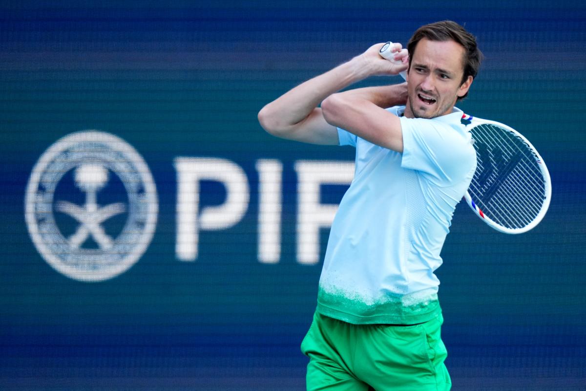 « Je peux jouer bien mieux que ça », déclare Medvedev après sa victoire contre Norrie à Pékin
