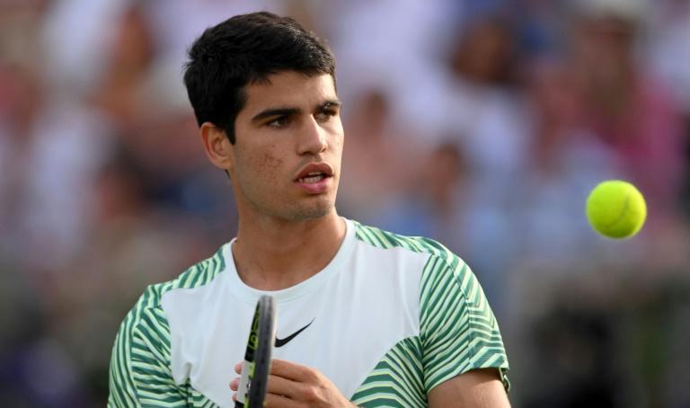 Alcaraz remporte le Queen's et son 1er titre sur gazon !