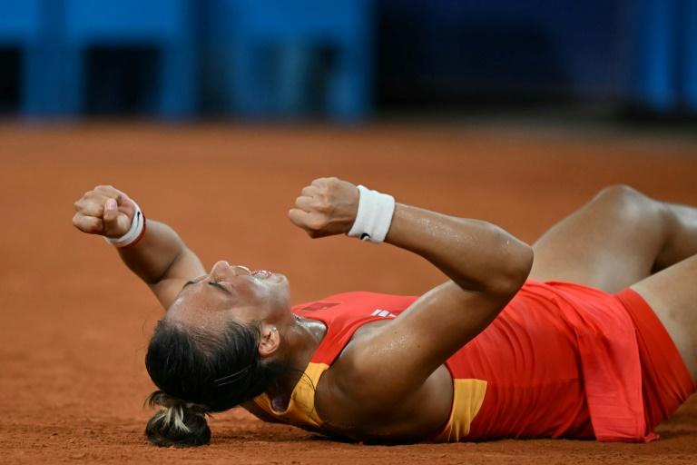 Zheng et Vekic dos à dos avant de s’affronter en finale des JO (1-1)