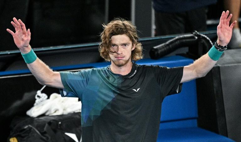 Rublev rejoint Hurkacz en quarts de finale à Rotterdam