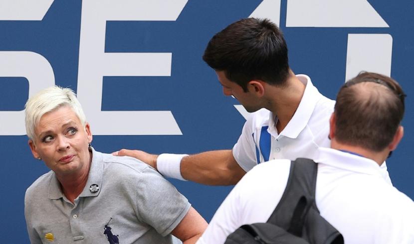 Djokovic au secours de la juge de ligne, prise à partie sur les réseaux : Elle n'a rien fait de mal