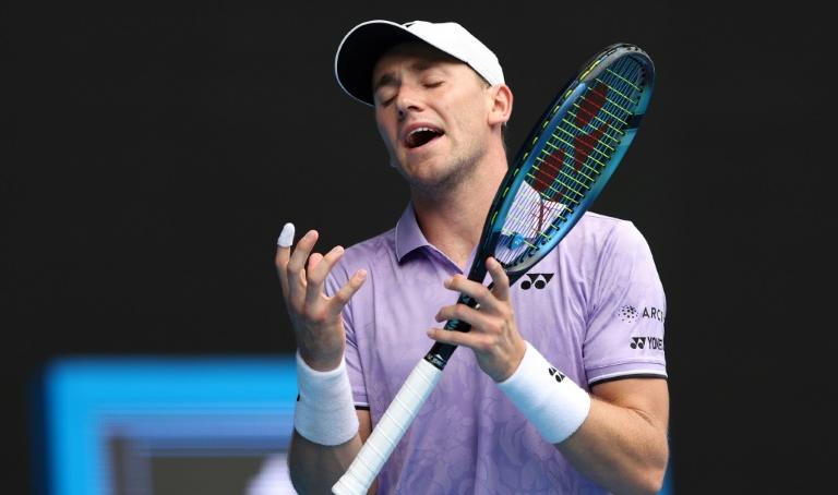 Ruud également au tapis à l'Open d'Australie.