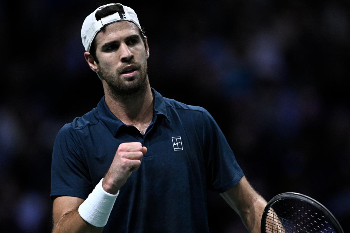 Fin de série pour Fonseca : Khachanov prend le dessus sur le Brésilien au Rolex Paris Masters