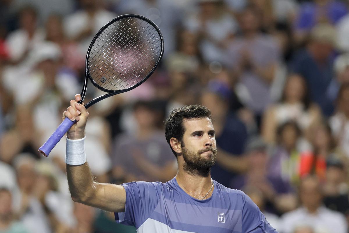 Khachanov blir den 15. aktive spilleren med over 4000 serveess, en annen spiller skal følge etter denne torsdagen