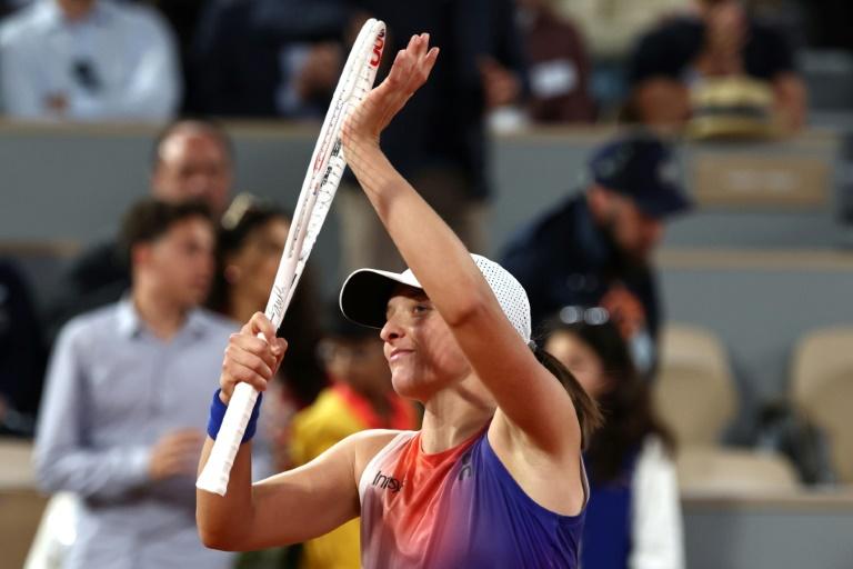 Swiatek bien trop forte pour la Française Jeanjean à Roland-Garros