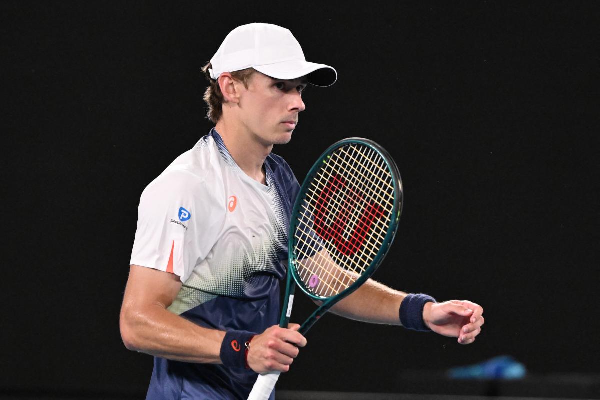 „Budu muset podstoupit vyšetření co nejdříve,“ De Minaur nejistý pro závěr sezóny