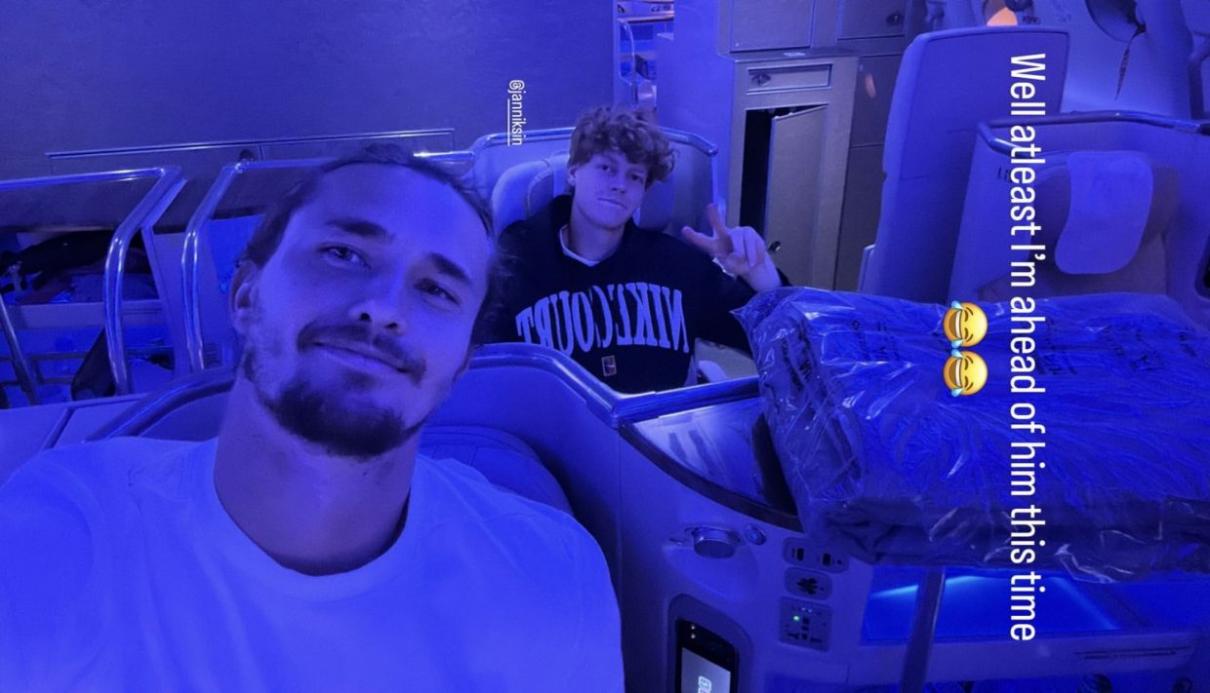 Zverev publie une photo avec Sinner et ironise : « Au moins ici je suis devant lui »