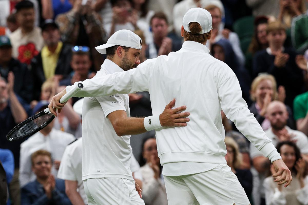« Il avait préparé le match parfaitement et son exécution était encore meilleure », Sinner s’exprime sur le niveau de Dimitrov, contraint à l’abandon à Wimbledon