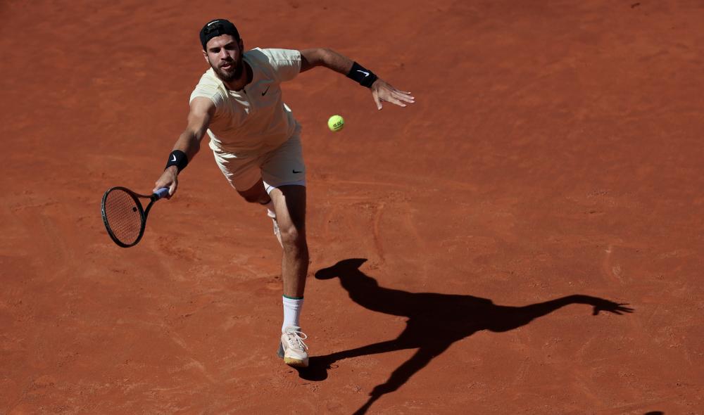 Sur un nuage, Khachanov prend les commandes face à Medvedev ! 