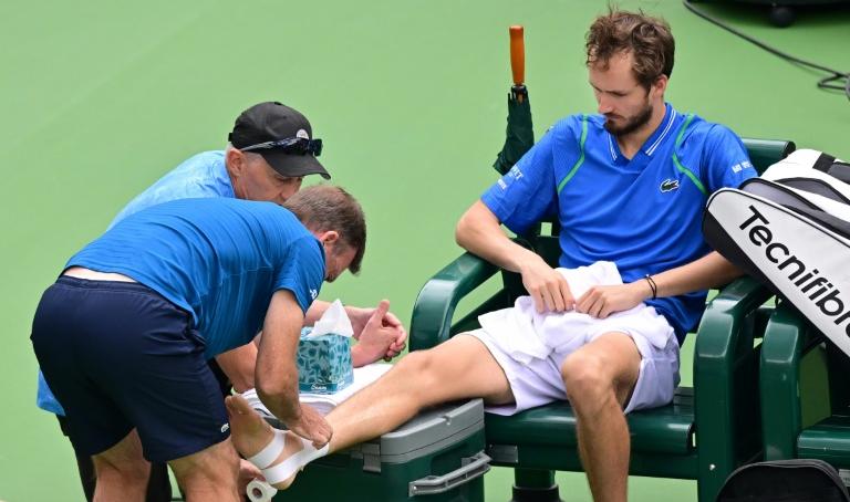 Cervara (coach de Medvedev) : Sa cheville va bien, il faut juste gérer la douleur