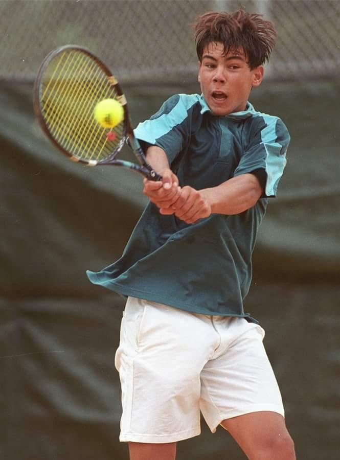 Il y a 15 ans jour pour jour, Nadal, alors âgé de 15 ans, remportait son 1er match officiel à l'Open de Majorque contre Delgado (6-4 6-4).