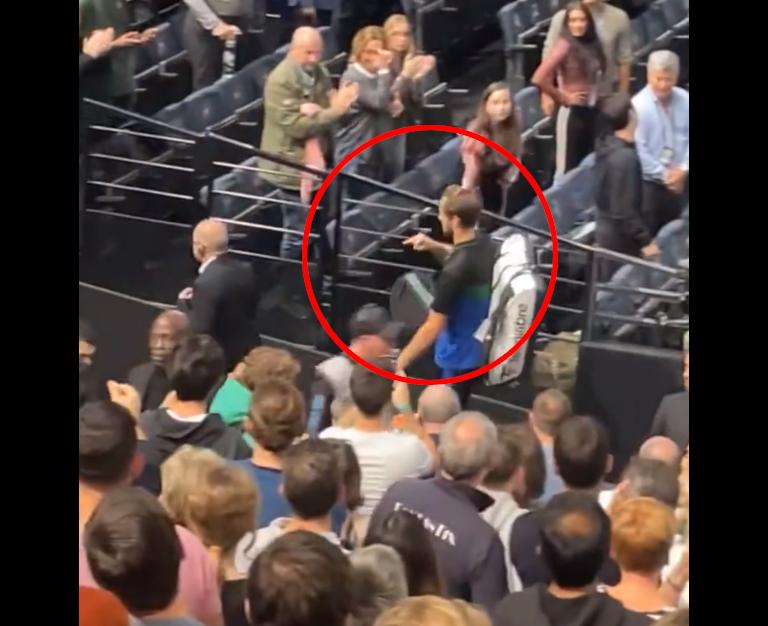 Le doigt d'honneur de Medvedev au public de Paris-Bercy !