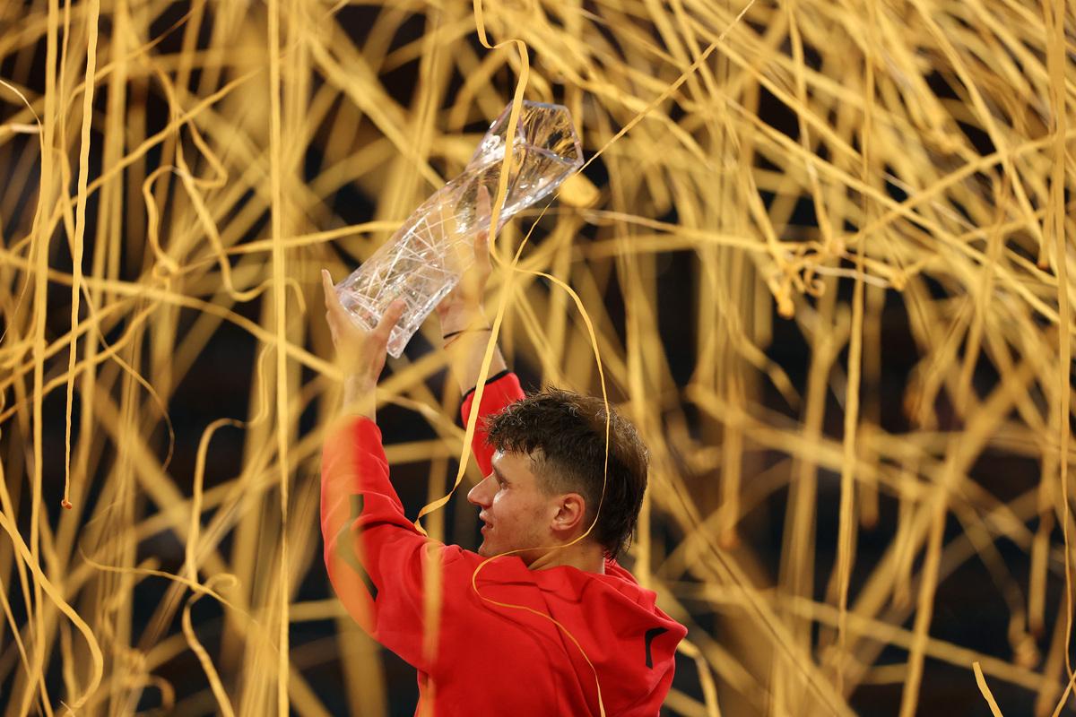Mensik remporte le tournoi de Miami en battant Djokovic, pour qui le 100e titre attendra