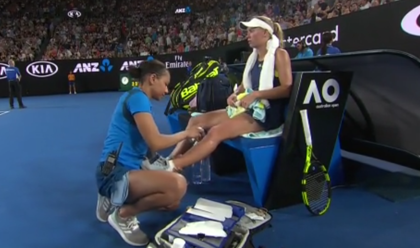 Wozniacki touchée au genou gauche