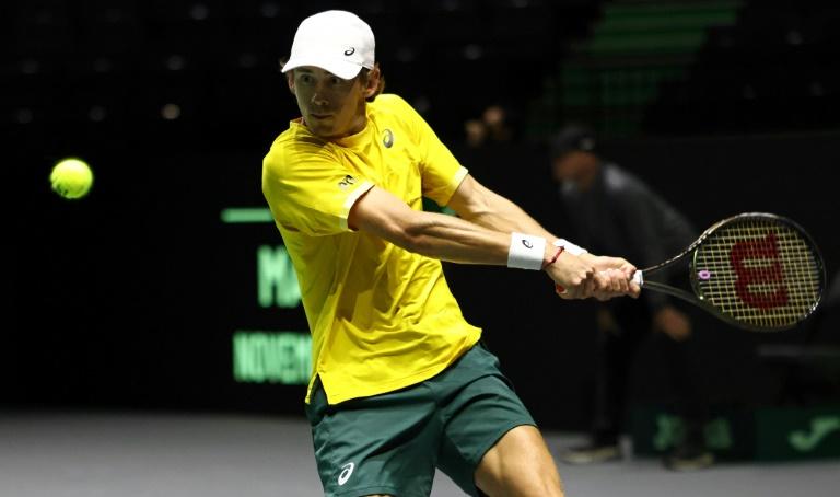 Crampes, résilience et combat de 3h : scénario inattendu entre De Minaur et Collignon en Coupe Davis