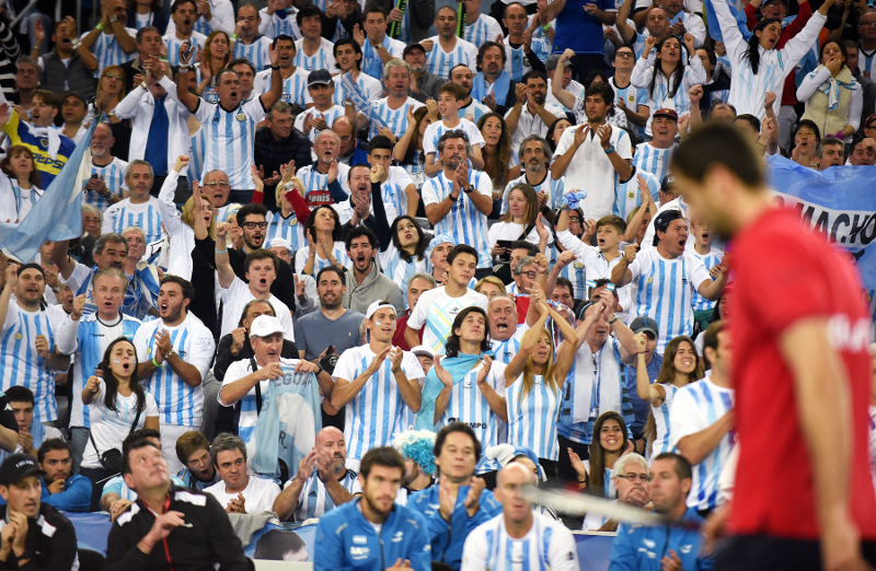Ambiance de folie à Zagreb où le public, croate comme argentin, est en feu et emmène cette finale de Coupe Davis dans une autre dimension !