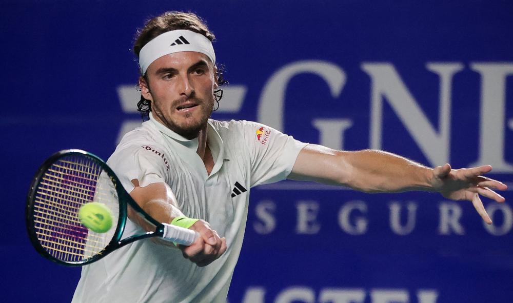 Tsitsipas vient à bout de Khachanov pour filer en quart de finale à Dubaï