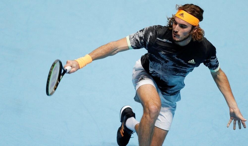 Tsitsipas domine Federer dans le 1er set 