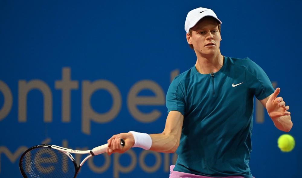 Sinner sort Tsitsipas à Rotterdam 