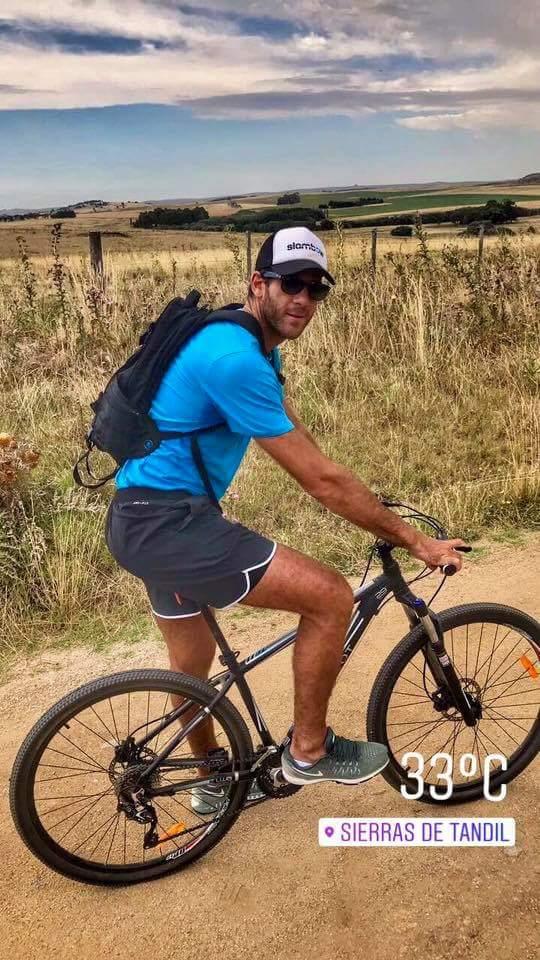 Et pendant ce temps, Juan Martin Del Potro, absent à l'Open d'Australie, peaufine sa préparation en parcourant la région de Tandil à vélo.