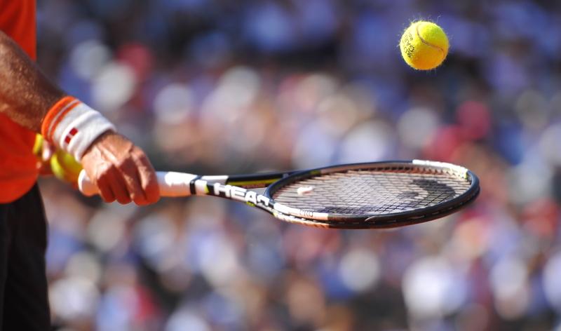 Roland Garros 2016 en chiffres, côté matériel, c'est 4 500 raquettes cordées et 60 000 balles utilisées en 3 semaines (qualifs comprises).