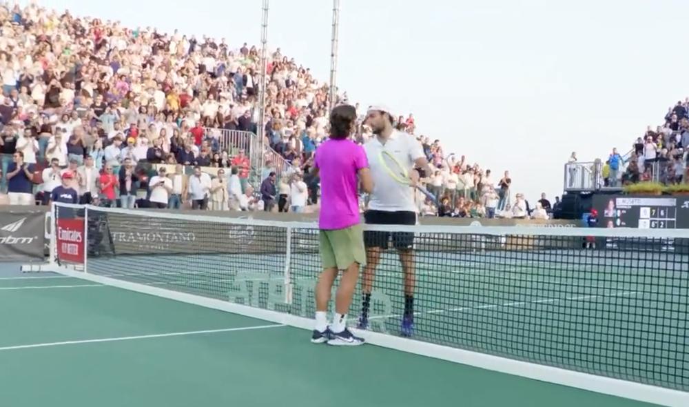 Musetti titré à Naples face à Berrettini diminué