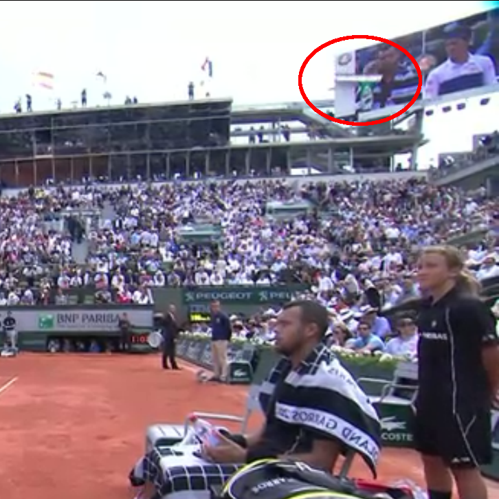 Des spectateurs blessés mais sans trop de gravité dans la chute d'un bout de la structure d'un écran géant du Chatrier (Tsonga vs Nishikori)