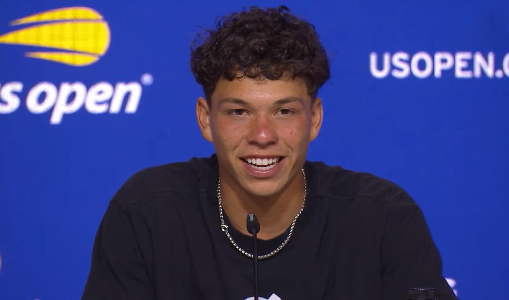 « Ce n'était pas la chose la plus intelligente à dire à une Américaine à New York », Shelton réagit à la passe d’armes entre Townsend et Ostapenko