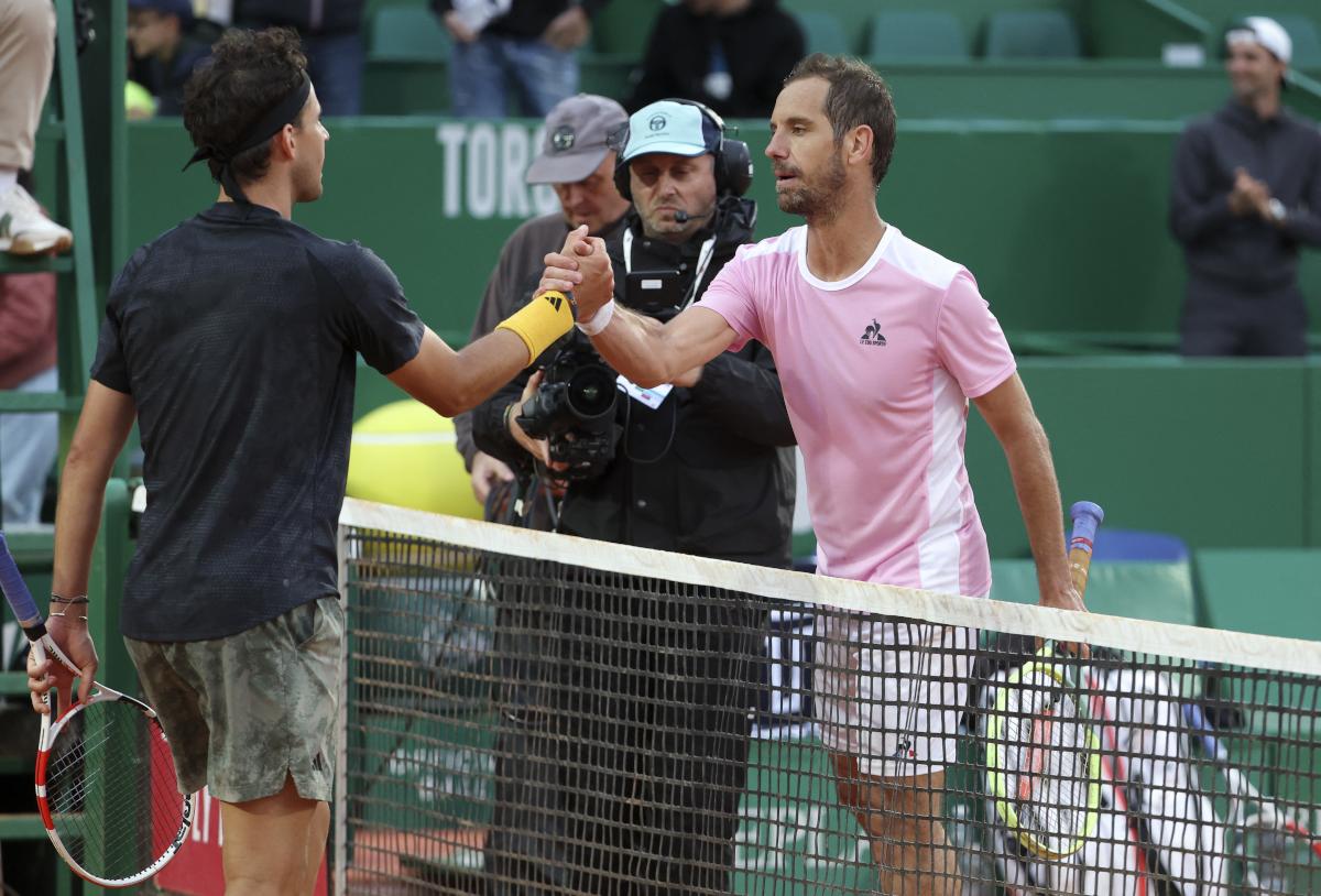 Gasquet i Thiem zmierzą się w finale pokazowego turnieju rozgrywanego na piasku