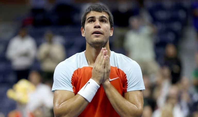 Vidéo - Amorti, lob et tweener : la finale entre Alcaraz et Fritz à Tokyo commence sur les chapeaux de roue