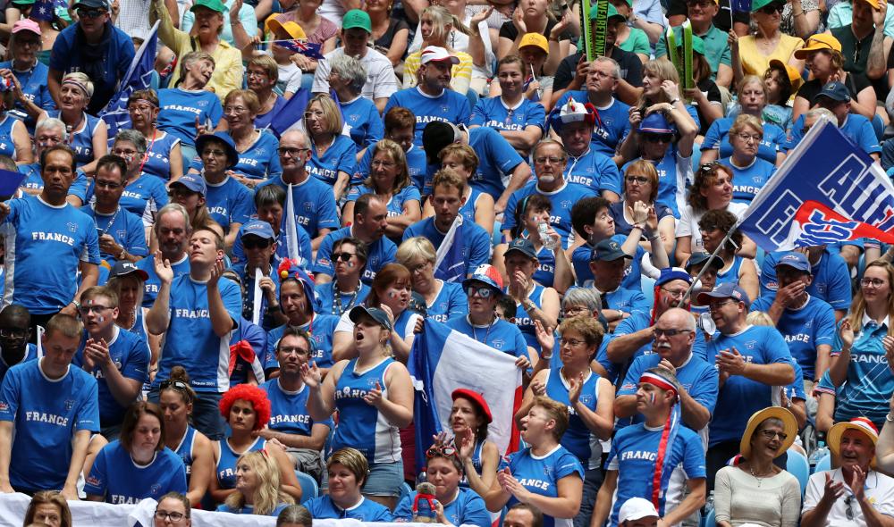 Les 200 supporters français se sont fait entendre ce samedi à Perth en finale de la Fed Cup, pourtant perdus parmi 12 000 Australiens.