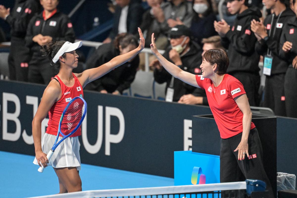 BJK Cup: Japan kukisti Kanadan jännityksellä täyttyneessä ottelussa – toiseksi viimeinen finaaliin päässyt joukkue  