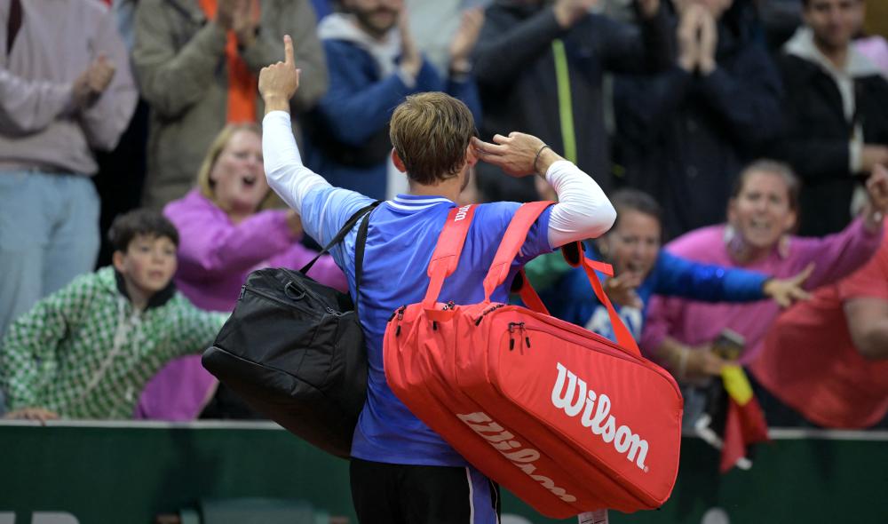 Après Roland-Garros, la “Tribune Bleue” s’exprime également sur les débordements : “Certains individus irresponsables n’ont rien à faire sur un court de tennis”