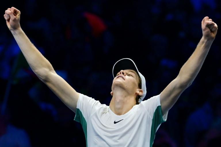 Sinner defeats Rune and qualifies Djokovic!