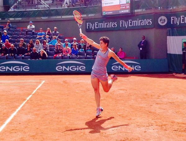 Parfait équilibre pour Suarrez Navarro qui est très heureuse de (sa) victoire au 1er tour de Roland Garros et de son niveau solide.