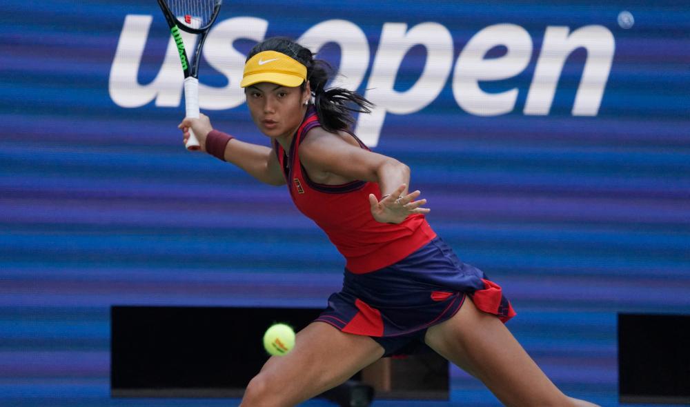 Emma Raducanu est la 3ème joueuse hors du Top 100 à atteindre les demies à New York après Billie Jean King en 1979 et Kim Clijsters en 2009.