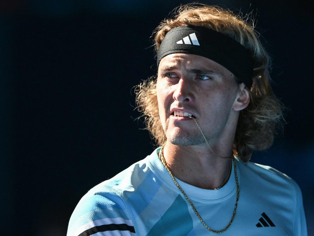 Vidéo - Zverev s’écroule sur un smash… et offre un point cadeau à Medvedev