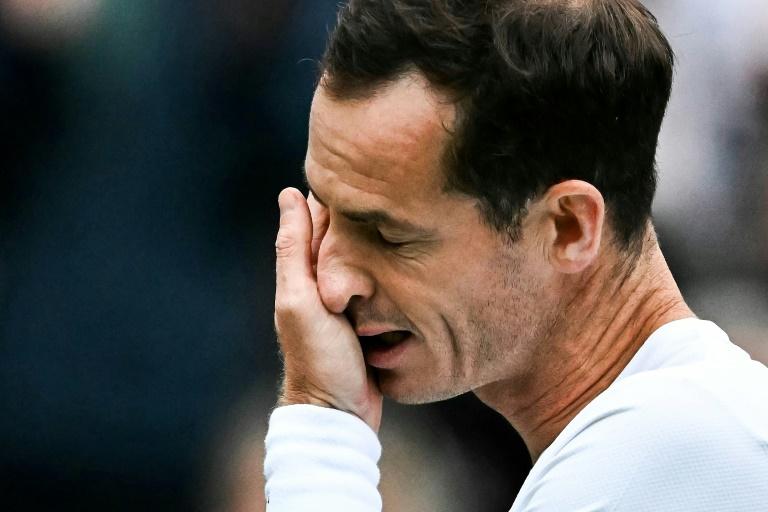 Vidéo - Andy Murray fait rire les spectateurs avec un coup catastrophique au golf 