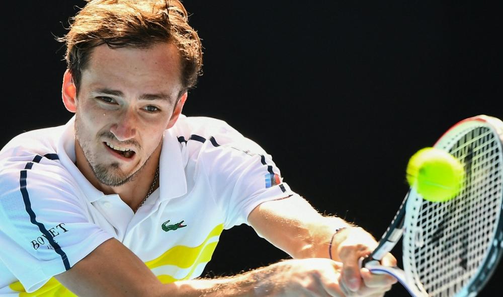 Medvedev fait exploser Rublev et se hisse en demies 