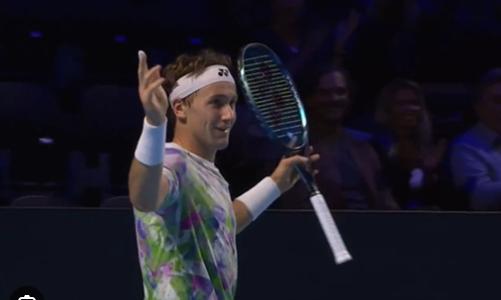Le tweener-lob machiavélique de Ruud à Bâle !