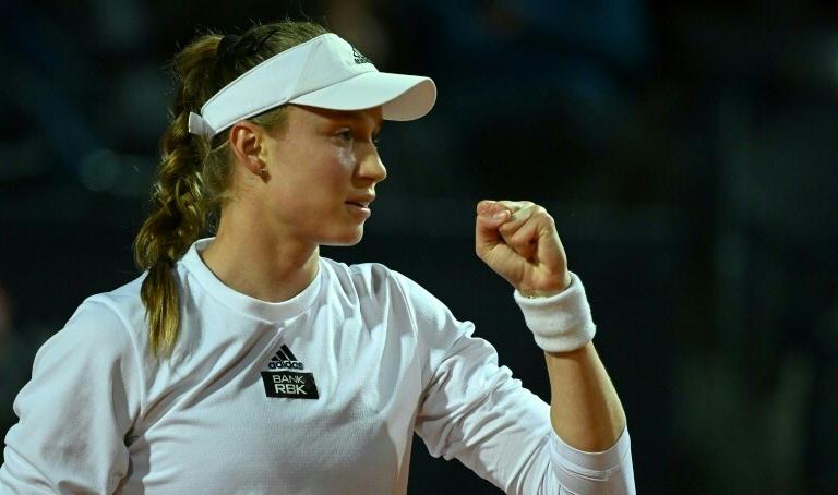 WTA 1000 de Montréal : Rybakina profite de l’abandon de Kostyuk, le rêve de Mboko se poursuit