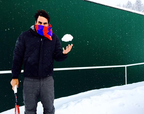 Federer change de sport et se lance dans le Tennice 
