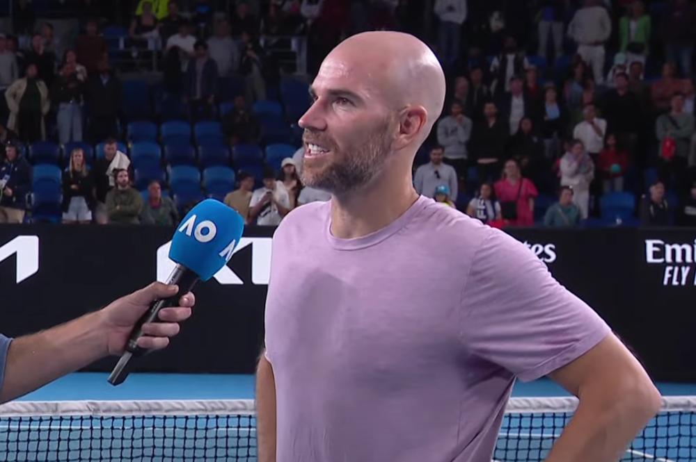 Mannarino : Les supporters français ici, c'est un fantastique soutien. Ils m'ont aidé à gagner le match aujourd'hui encore (face à Shelton). A la fin je ne pensais pas à mes jambes, je ne me sentais même pas fatigué, je me battais juste et c'est en partie grâce à eux. Merci 