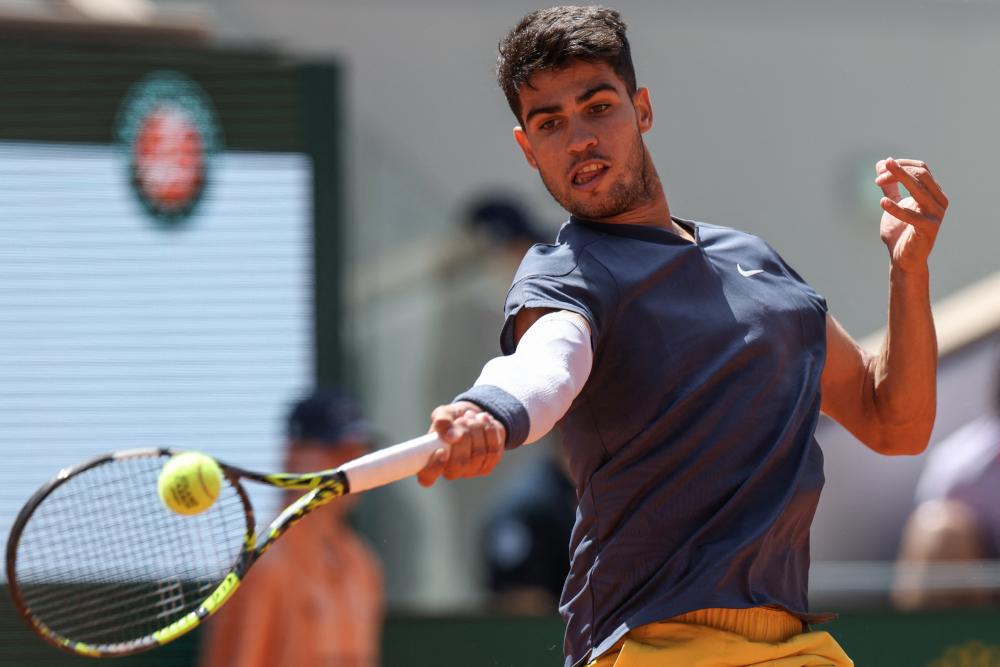 Alcaraz profite d’un Zverev très tendu pour prendre les commandes ! 