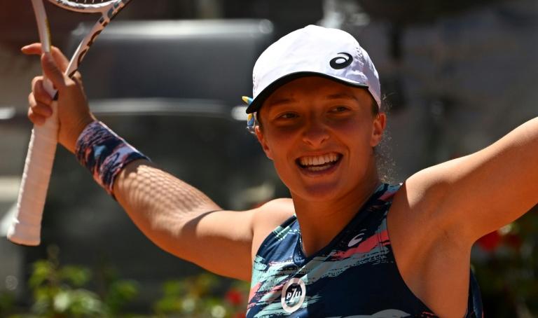 Swiatek en promenade pour son entrée à Roland Garros